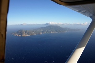 Ostrov Montserrat s aktivní sopkou