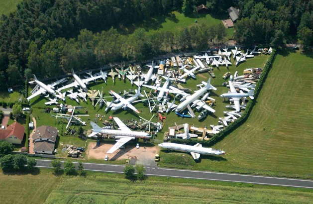 Přeletem nad Air Park ve Zruči, se Vám naskytne tento nevšední pohled, foto je z roku 2018