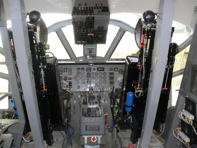 Pilotní kabina Do 31 E3 (Foto Michal Beran)