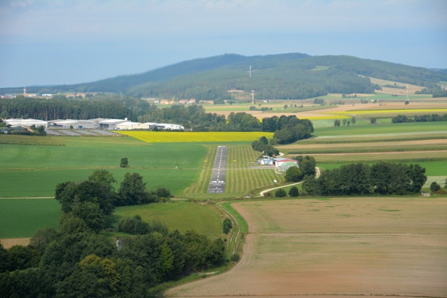 Pěkné přiblížení na letiště Schmidgaden (EDPQ)