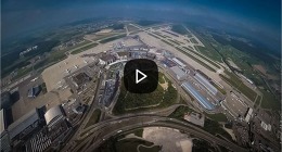 Letiště Curych z kokpitu malého letadla během přistání i úžasného vzletu