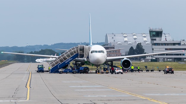 Uzbekistan Airw na letišti v Ostravě