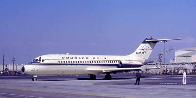 Douglas DC-9 N9DC na letišti Los Angeles International Airport. Foto: Jan Proctor 