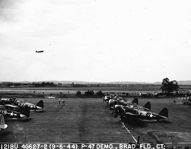 Základna Bradley Field v Connecticutu, kde Murray sloužil jako instruktor na letounech P-47 Thunderbolt. Foto: USAF