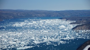 Ještě jeden pohled na množství zablokovaných ker u Ilulissatu