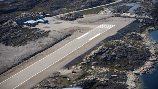 Letiště Aasiaat jižně od Ilulissatu