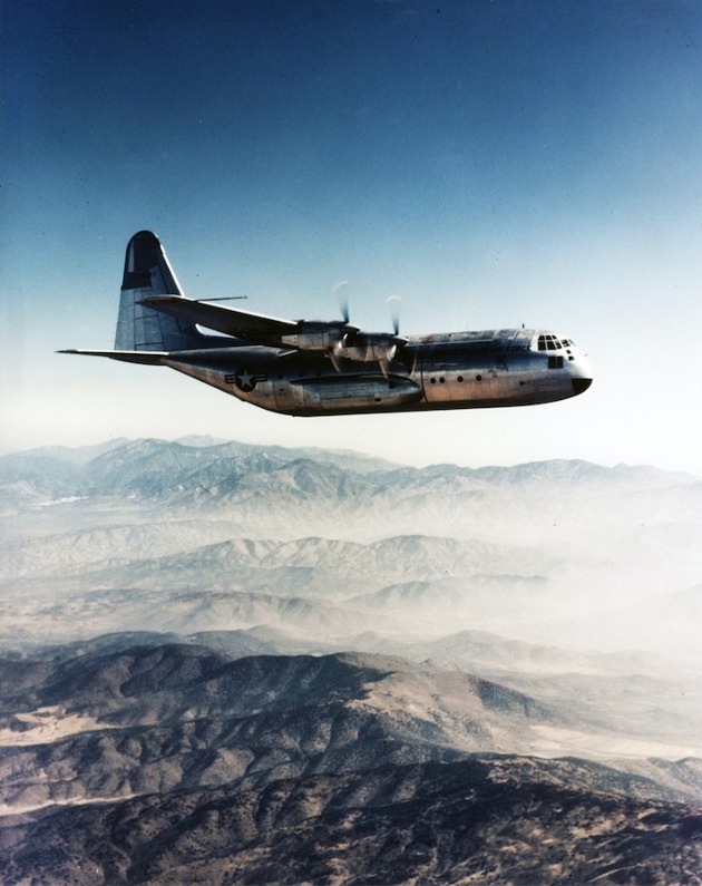 Lockheed YC-130 (53-3397) během prvního letu dne 23. srpna 1954 (Foto: Lockheed Martin)