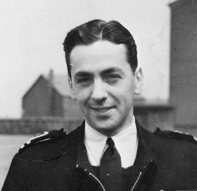 Lt Cdr Eric „Winkle“ Brown, M.B.E., D.S.C., Royal Navy 