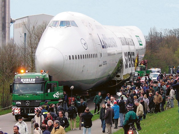 straßentransport_ins_technik_museum_speyer.jpg