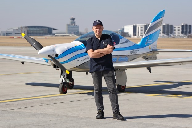 Letec a publicista Jiří Pruša a nové expediční letadlo Flying Revue