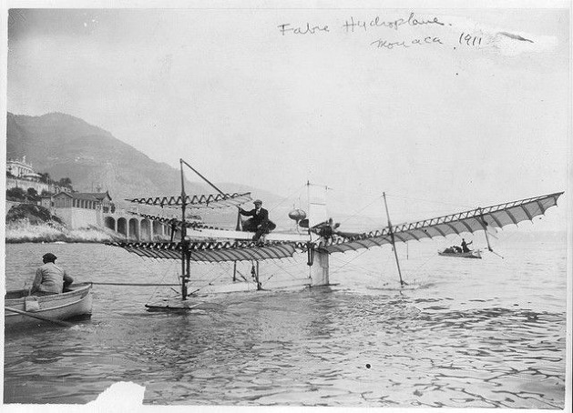 Hydravion v Monaku v roce 1911 Henri Fabreho