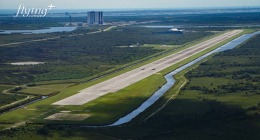 Přes letiště Orlando nad dráhu pro raketoplány v Cape Canaveral