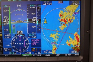 Primární obrazovka při přeletu ostrova South Harris, Vnější Hebridy 14.jpg