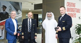 Emirates nabírá stovky pilotů