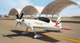Emirates posiluje výcvik pilotů: Akademie EFTA zavádí akrobatické letouny Gamebird GB1