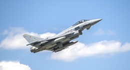 Bavorská síla nad Hradcem: Eurofighter Typhoon v barvách Tiger Association poprvé na Aviatické