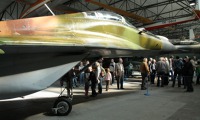 mig-29,_nový_přírůstek_do_sbírek_vhÚ_v_hangáru_č._40.jpg