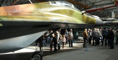 MiG-29 v hangáru č. 40 kbelského muzea. Stroj patří do sbírky VHÚ Praha. mig-29,_nový_přírůstek_do_sbírek_vhÚ_v_hangáru_č._40.jpg