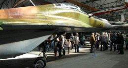 MiG-29 v hangáru č. 40 kbelského muzea. Stroj patří do sbírky VHÚ Praha.
