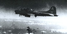 USAAF B-17 Flying Fortress usaaf_b_17_pardubice_letiště.jpg