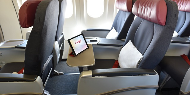 air_canada_rouge_-_premium_rouge_with_ipad_foto.jpg