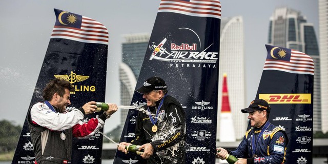 putrajaya-het-podium.jpg