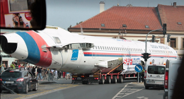 Tu-154M OK-BYZ při pozemním transportu z Kbel do Kunovic. Foto: Tereza Šírová pro Technet.cz