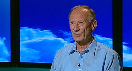 Dr. Jacek Kerum hovoří v pořadu České televize Turbulence. Zdroj: Video ČT 