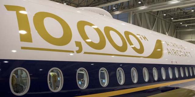 10ti tisící letoun z produkce evropského leteckého konsorcia Airbus, A350-900 XWB pro Singapore Airlines.