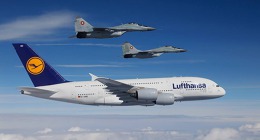 První A380, které přiletělo do Bulharska, doprovodily letouny MiG-29.