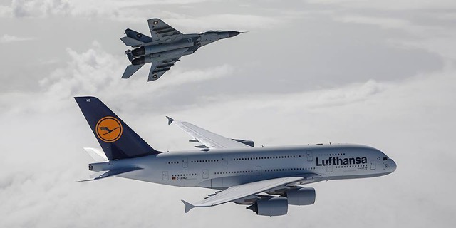 baf-mig-29s-welcome-a380-4.jpg
