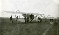 ppor._melč_první_zprava_před_letadlem_farman_30_vlétě_1918_v_ufě._800x581.jpg