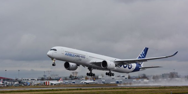 csm_a350-1000_first_flight_3_73021adac8.jpg