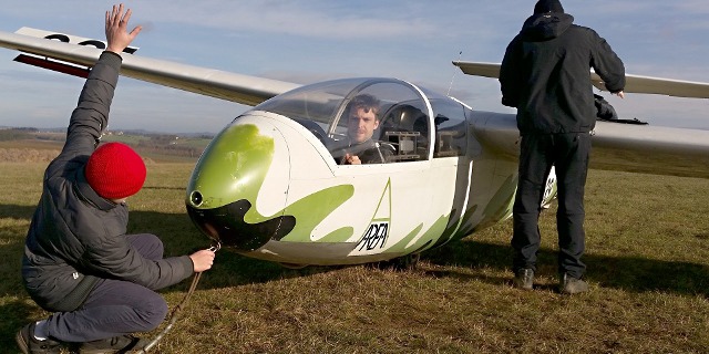 O druhém prosincovém víkendu 2016 proběhla na benešovském letišti soutěž v přesnosti přistání. Pořádal Glider Aerobatic Club Benešov. 10-12-2016_16_640x427.jpg