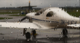 Přistání za deště může být nebezpečné - pozor na aquaplaning. Foto: Jindřich Ilem, Flying Revue