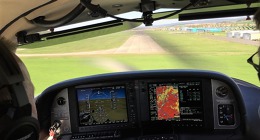 Integrované certifikované řešení G1000 v letadle Cirrus SR22. Foto: Pavel Valenta