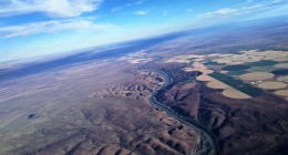 Orange River je nejdelší řekou JAR, vzhledem ke své poloze je velmi dobrým orientačním vodítkem v téměř celé oblasti. Foto: Ondřej Dupal 