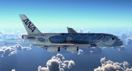 Od roku 2019 bude mezi Tokyem a Honolulu létat tato kareta obrovská. Ovšem vyvedená jako symbol štěstí na prvním japonském Airbusu A380.