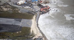 Světově asi nejznámější přistávací a vzletová dráha na karibském Letišti princezny Juliany na ostrově Saint Martin (Sint Maarten) osiřela. Letiště stejně jako celý ostrov zpustošil hurikán Irma. Zdroj: Twitter 