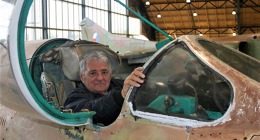 Oldřich Pelčák v kokpitu MiG-21MF ve kbelském leteckém muzeu. Foto: Michal Beran