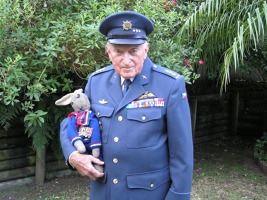 jaroslav_novák_raf,_australia.jpg