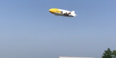 Zeppelin NT se blíží k letňanskému letišti. Foto: Jiří Pruša img_3240_1.jpg