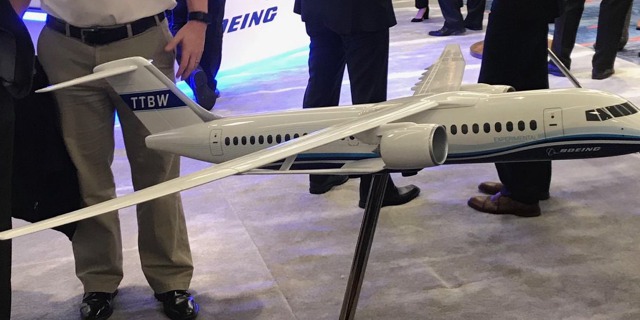 Boeing představil úsporný proudový hornoplošník s ultratenkými křídly
