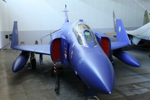 phantom_f-4_v_renovované_podobě_v_hangáru_leteckého_muzea_kbely.jpg