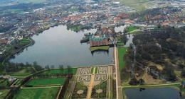 Zámek Frederiksborg v Hillerødu na dánském ostrově Sjælland.