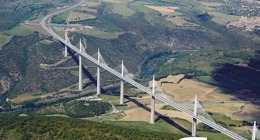 Dálniční most Millau.