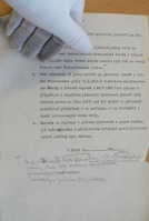 Smlouva mezi čs. státem a společností CFRNA v přípravné podobě, opatřená rukou psanou poznámkou některého z tehdejších úředníků. Foto: Miloš Dermišek