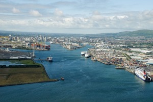 01_přístav_v_belfastu_b_1280x853_-min.jpg