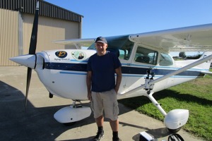 Jiří Pruša před expediční Cessnou / Jiri Prusa in front of expedition Cessna