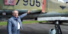Ján Skladányi a MiG-23U ve kbelském leteckém muzeu. img_20170206_142802_1280x960_-min.jpg